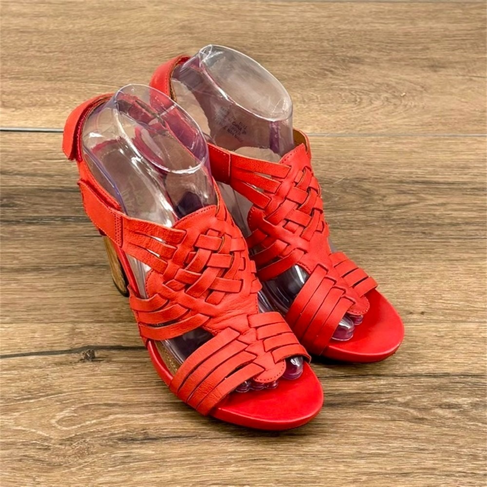 Clarks Indigo Rosa Central Women's Size 7 Leather Cage Sandals Coral Red Heels
